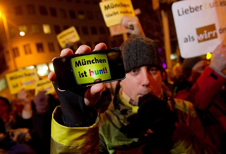 "Wir blasen Bagida den Marsch!" Unter diesem Motto wird am Goetheplatz für ein buntes, tolerantes München demonstriert - mit Musik.
