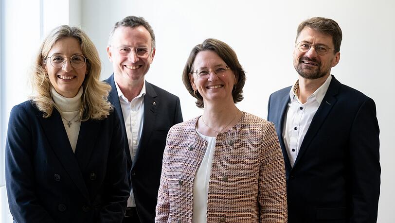 Nina Lubomierski (v. l.), Christian Kopp, Gabriele Hoerschelmann und Klaus Schlicker sind die Kandidaten für die Wahl zum Landesbischof der Evangelisch-Lutherischen Kirche in Bayern.
