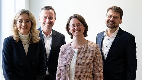 Nina Lubomierski (v. l.), Christian Kopp, Gabriele Hoerschelmann und Klaus Schlicker sind die Kandidaten für die Wahl zum Landesbischof der Evangelisch-Lutherischen Kirche in Bayern.