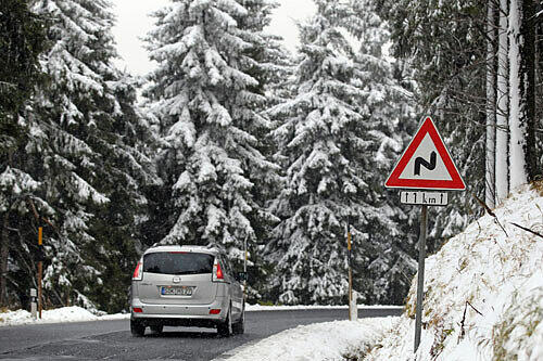 Der Winter bleibt frostig.