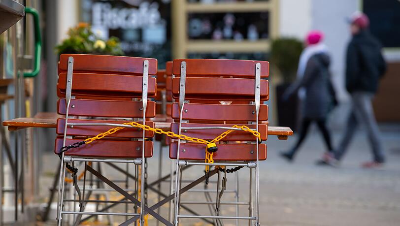 Restaurants nahmen im ersten Halbjahr deutlich weniger ein. (Archivbild)