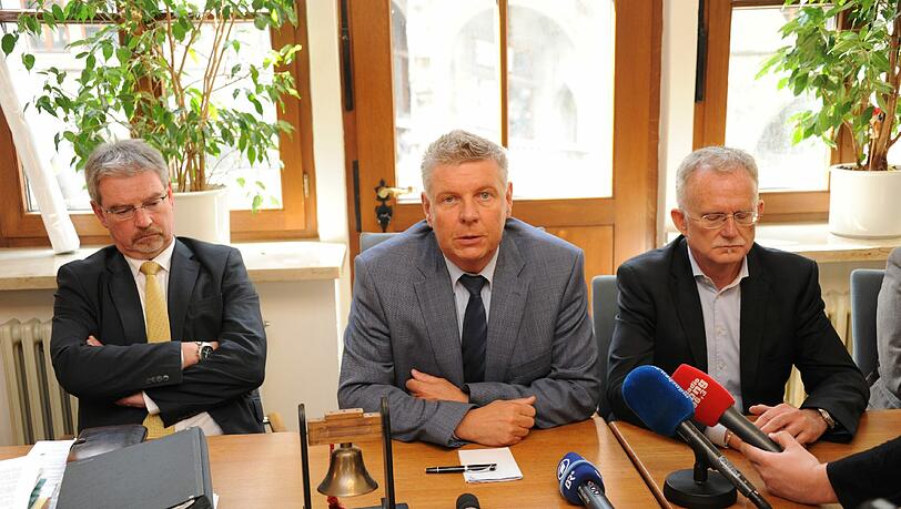 Ernüchterte Rote (v. l.): Fraktionschef Alexander Reissl, Oberbürgermeister Dieter Reiter und der Münchner SPD-Chef Hans-Ulrich Pfaffmann. Ernüchterte Rote (v. l.): Fraktionschef Alexander Reissl, Oberbürgermeister Dieter Reiter und der Münchner SPD-Chef Hans-Ulrich Pfaffmann.