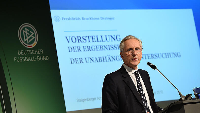 Christian Duve von der Wirtschaftskanzlei Freshfields Bruckhaus Deringer stellt das Ergebnis der Untersuchungen vor. Christian Duve von der Wirtschaftskanzlei Freshfields Bruckhaus Deringer stellt das Ergebnis der Untersuchungen vor.