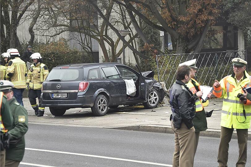 Weitere Bilder vom Unfall in Unterföhring.