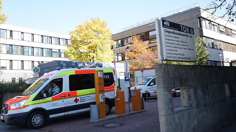 Die Liegendenanfahrt vor dem Klinikum rechts der Isar.