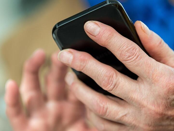 Die Pläne für eine Smartphone-App zur Nachverfolgung von Corona-Infektionsketten für Betroffene nehmen an Fahrt auf.