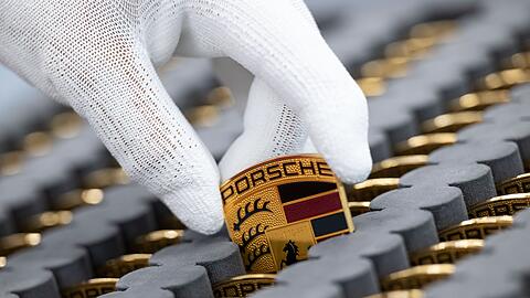 Der Sportwagenbauer Porsche ist bereits länger in schwerem Fahrwasser.