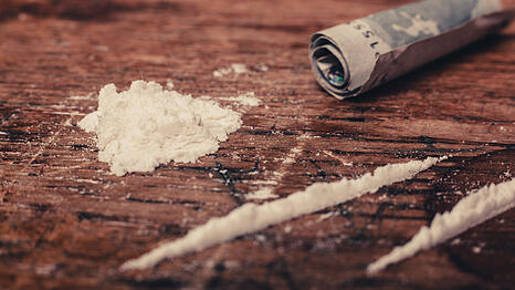 Kokain und Geldscheine befinden sich häufig auf den Tischen der Münchner.