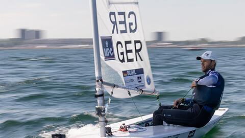 Philipp Buhl ist in Aktion w&auml;hrend einer Wettfahrt bei der Kieler Woche. (Archivbild)