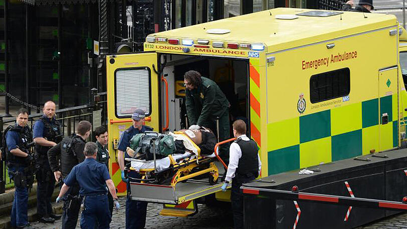 Khalid Masood war mit einem Wagen gezielt in Passanten auf der Westminster-Brücke in London gefahren. Er tötete drei Menschen, anschließend erstach er einen Polizisten vor dem Parlament.