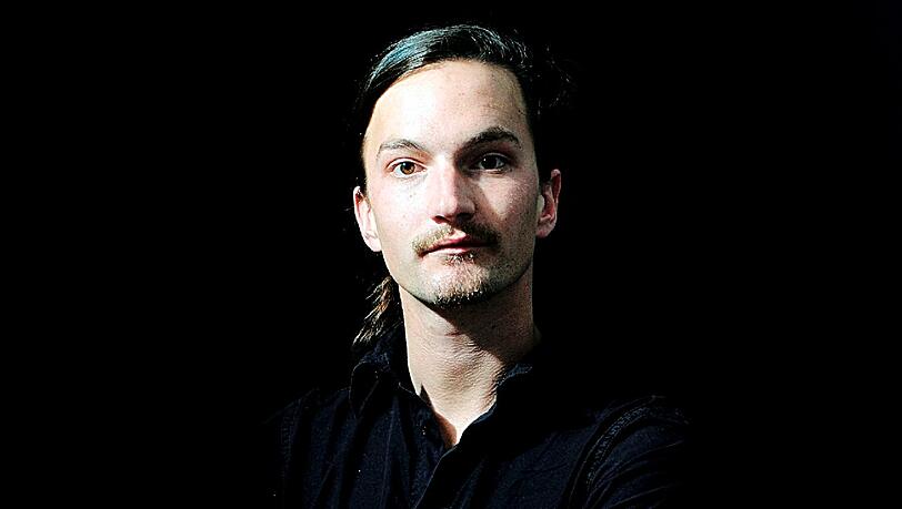 Der Lyriker Tobias Roth liest in Trudering. Der Lyriker Tobias Roth liest in Trudering.