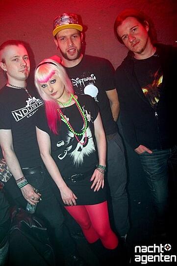 "roxx - Münchens neue Kult-Rock-Partyreihe" am Samstag im Club Roxx. Mehr Bilder: www.nachtagenten.de