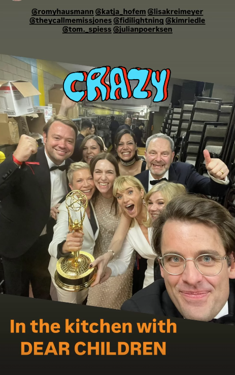 "Liebes Kind"- Hauptdarstellerin Kim Riedle feiert die Emmy-Auszeichnung für die Netflix-Serie auf ihrem Instagram-Accout. "Liebes Kind"- Hauptdarstellerin Kim Riedle feiert die Emmy-Auszeichnung für die Netflix-Serie auf ihrem Instagram-Accout.