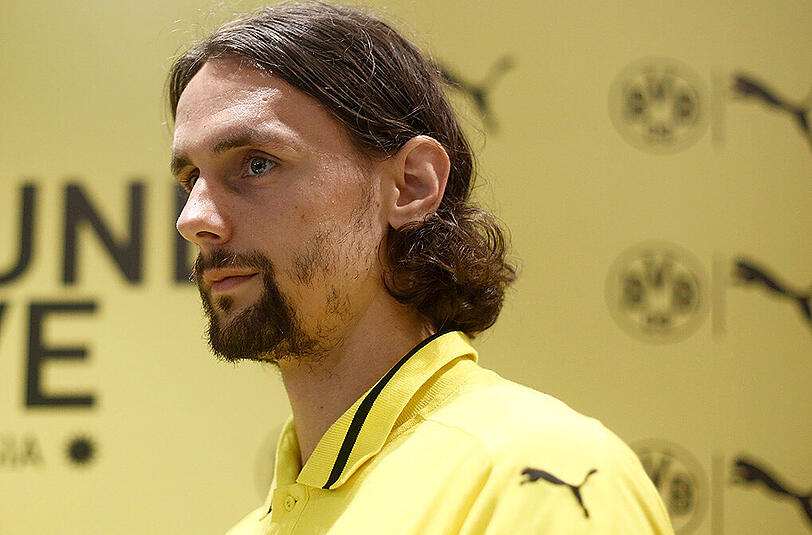 Neven Subotic (27) steht seit Juli 2008 bei Borussia Dortmund unter Vertrag.
