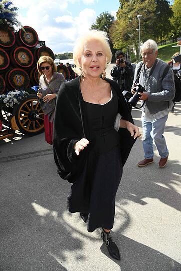 B(l)ack: Madeleine von Schwedens Schwiegermama Eva O'Neill.