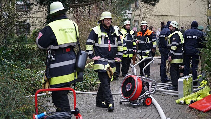70 Feuerwehrmänner sind im Einsatz.