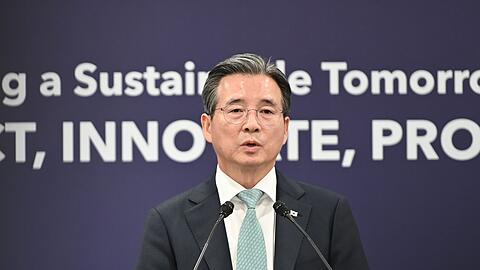 Kim Yong Bum, Leiter im Präsidentenstab für Politik, gibt Auskunft über die Details der Handelseinigung mit den USA.