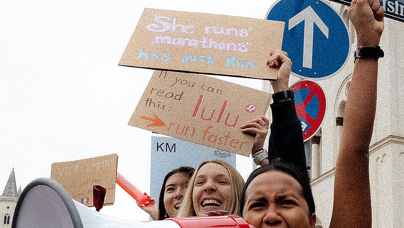 Entlang der Strecke sorgen Fans f&uuml;r besondere Marathon-Momente.