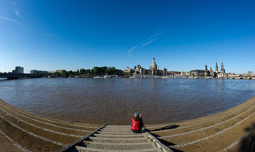 Jetzt hat es Dresden erwischt: Der Pegel der Elbe ist stark gestiegen. Sehen sie hier die Bilder.