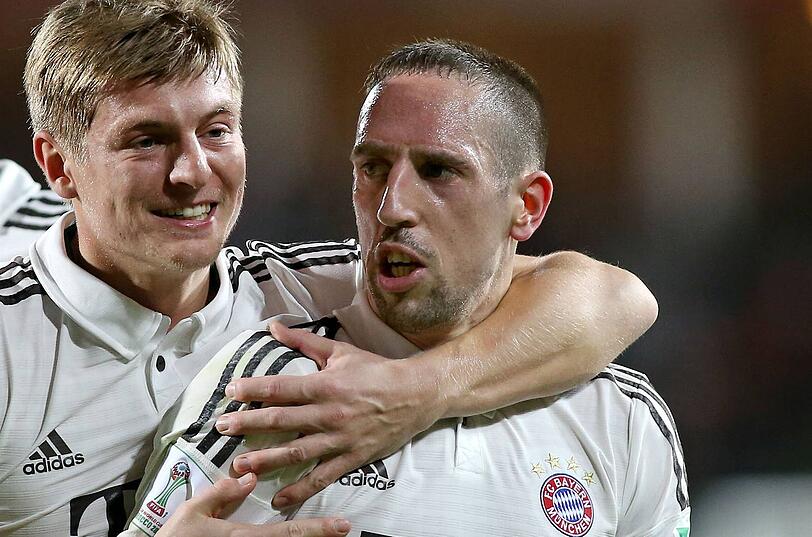 Torschütze für den FC Bayern München beim 3:0-Sieg über Guangzhou Evergrande im Halbfinale der Klub-WM: Franck Ribéry (r.).