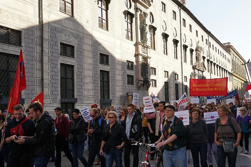 Gegen Asylrechtsverschäfungen - für offene Grenzen: Bilder von der Demo am Samstag.