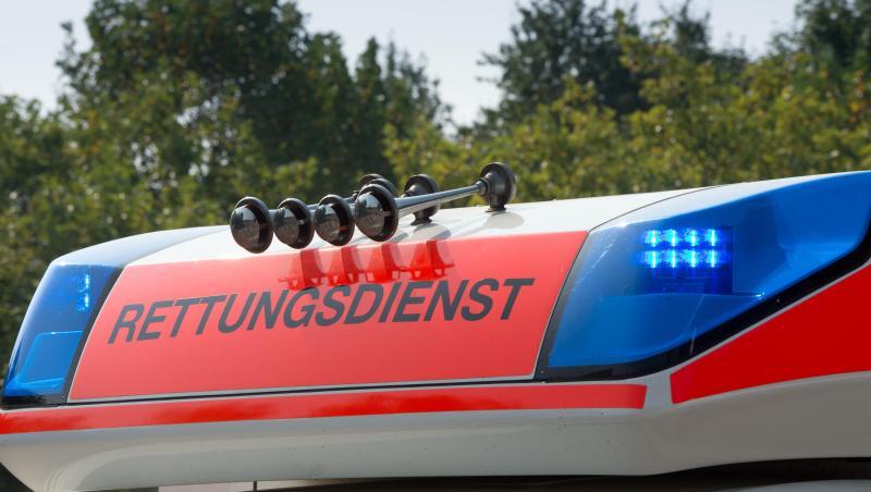 Blaulicht an einem Fahrzeug des Rettungsdienstes. Foto: Soeren Stache/Archivbild Blaulicht an einem Fahrzeug des Rettungsdienstes. Foto: Soeren Stache/Archivbild