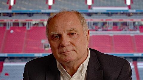 Uli Hoeneß schaut in die Kamera. Foto: SWR - Das Erste/SWR/AVE Publishing GmbH/dpa