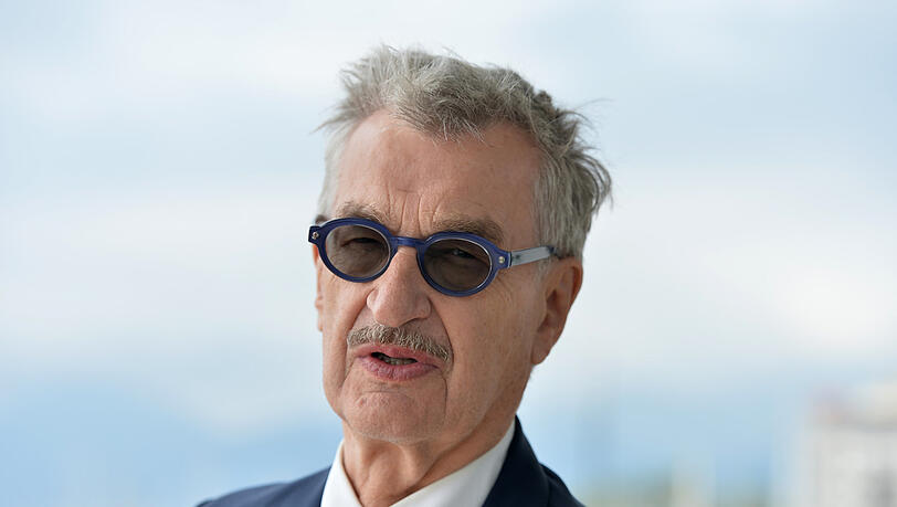 Wim Wenders vor der Premiere seines Wettbewerbsfilmes "Perfect Days". Wim Wenders vor der Premiere seines Wettbewerbsfilmes "Perfect Days".