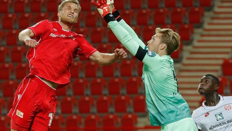 Einen Punkt konnte Torhüter Florian Müller mit dem FSV Mainz 05 aus Berlin entführen. Einen Punkt konnte Torhüter Florian Müller mit dem FSV Mainz 05 aus Berlin entführen.
