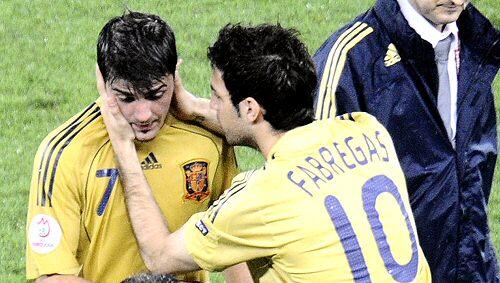 Bitterer Abgang: David Villa (l.) und Cesc Fabregas Bitterer Abgang: David Villa (l.) und Cesc Fabregas