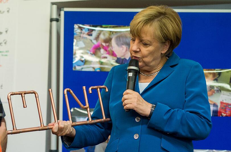 Angela Merkel bei ihrem Besuch der Technischen Universität in Garching. Hier die Bilder.