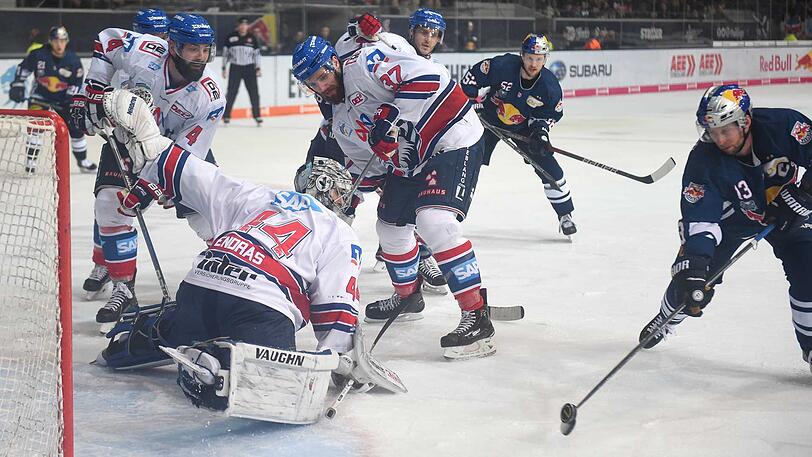 Die Spieler des EHC München in Aktion. Hier ein Bild vom ersten Halbfinalspiel.