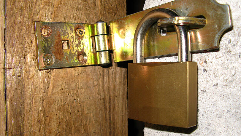 Vor zwei Jahren brach der heute 42-Jährige in einen Münchner Keller ein und ließ so einiges mitgehen. Vor dem Amtsgericht München zeigt er sich reumütig. Vor zwei Jahren brach der heute 42-Jährige in einen Münchner Keller ein und ließ so einiges mitgehen. Vor dem Amtsgericht München zeigt er sich reumütig.