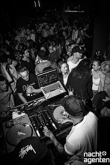 Die besten Partybilder vom Samstag. Hier aus dem Crux.