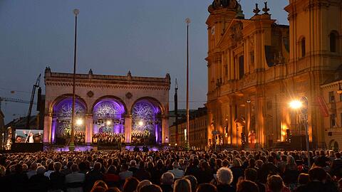 Am Samstag, 15. Juli 2017, gibt es am Abend des Symphonieorchesters des Bayerischen Rundfunks unter Manfred Honeck ein mit Spannung erwartetes Wiedersehen mit dem chinesischen Starpianisten Lang Lang.