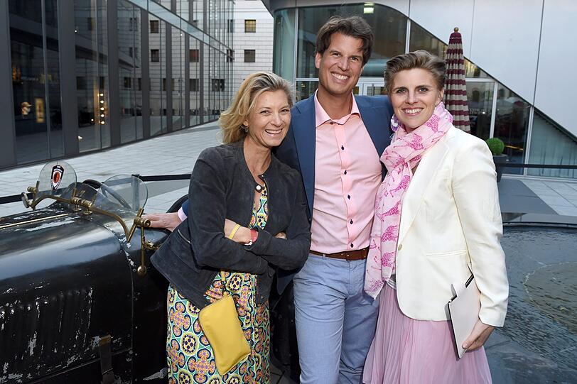 Dr. Marion Krawitz, Prof. David Schilling und Sophia Gräfin Schaesberg