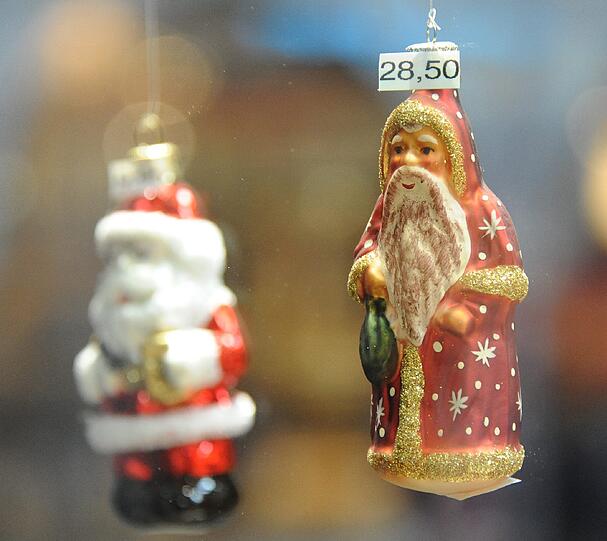 Alles hat seinen Preis - bei diesem Weihnachtsmann sind's 28,50 Euro.
