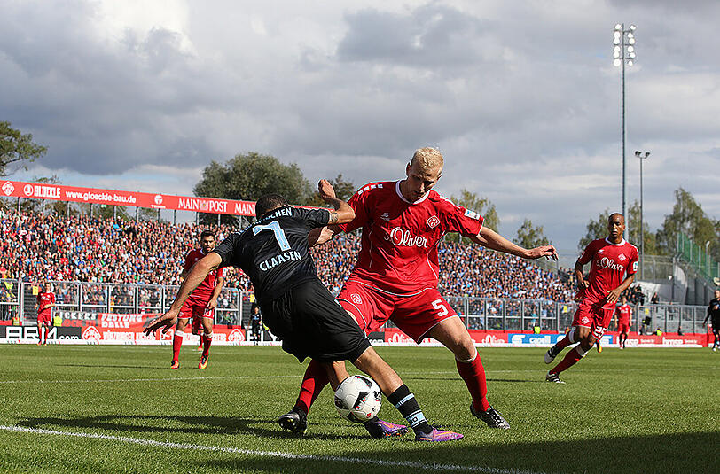 Im ersten Derby hatten Daylon Claasen und  der TSV 1860 bei den Würzburger Kickers nichts zu lachen.