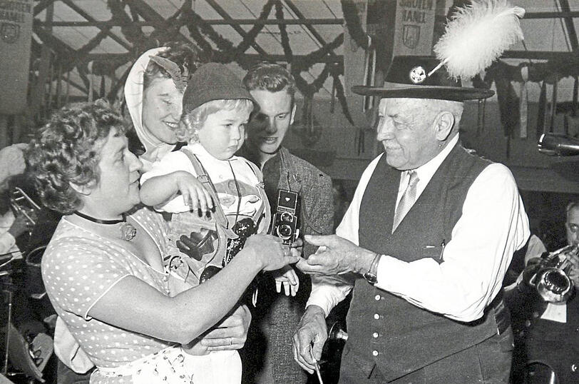 Ozapft is: Seehauser als Zweijähriger mit OB Wimmer auf der Wiesn.
