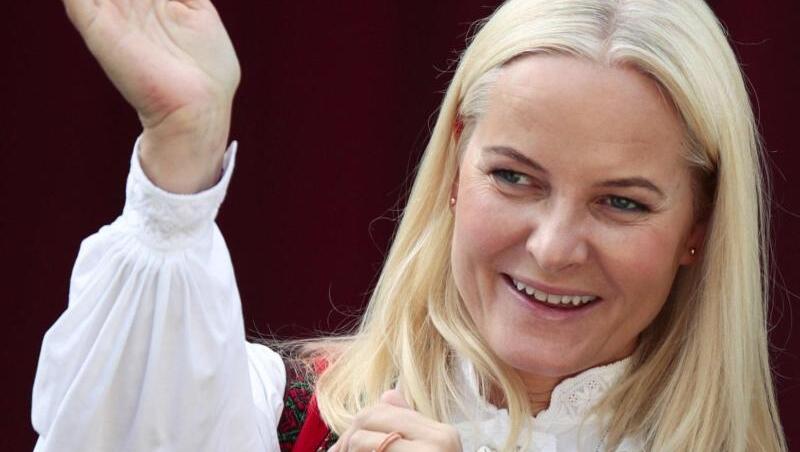 Kronprinzessin Mette-Marit will im Lese-Zug Schulkindern norwegische Kinder- und Jugendliteratur nahebringen. Kronprinzessin Mette-Marit will im Lese-Zug Schulkindern norwegische Kinder- und Jugendliteratur nahebringen.