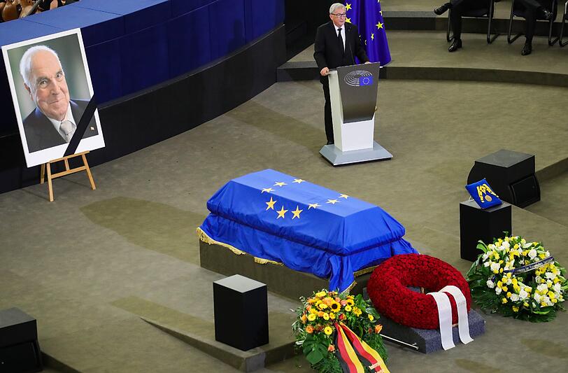 Bilder von den Trauerfeierlichkeiten für Helmut Kohl.