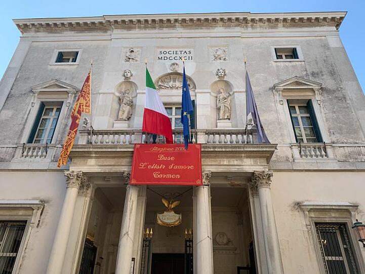 Die Oper von Venedig (La Fenice) wird immer wieder von Hochwasser bedroht.