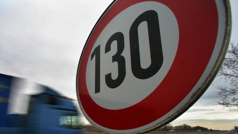 An vielen Autobahnstrecken wie hier in der Nähe von Berlin dürfen Autofahrer nur 130 km/h fahren. An vielen Autobahnstrecken wie hier in der Nähe von Berlin dürfen Autofahrer nur 130 km/h fahren.