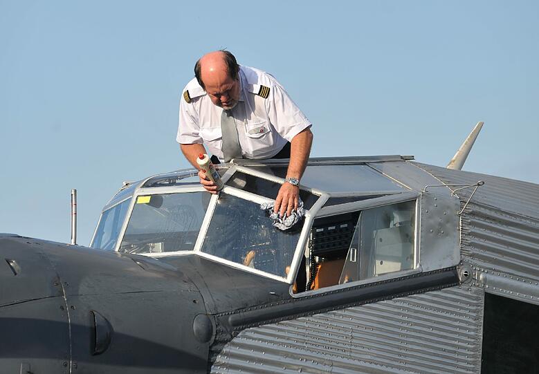 Cockpit, Panorama, lauter Motor: Die AZ hat sich auf einen Rundflug mit der alten Tante Ju begeben. Hier gibt's die spektkulären Bilder vom Flug