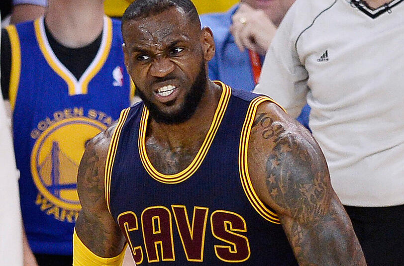 Auch die Top-Performance von Superstar LeBron James vermochte die Cavs-Pleite nicht zu verhindern.