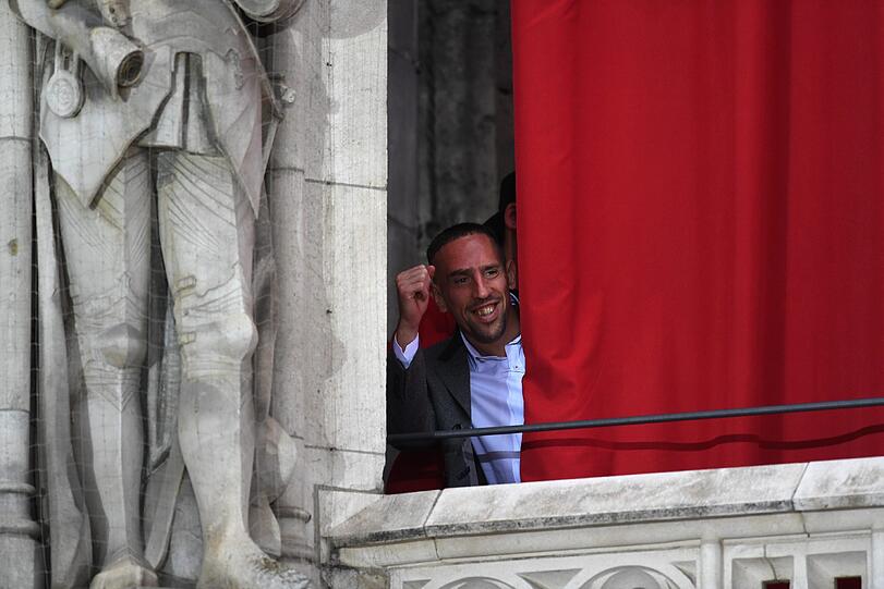 Die Bilder vom Rathausbalkon am Marienplatz.
