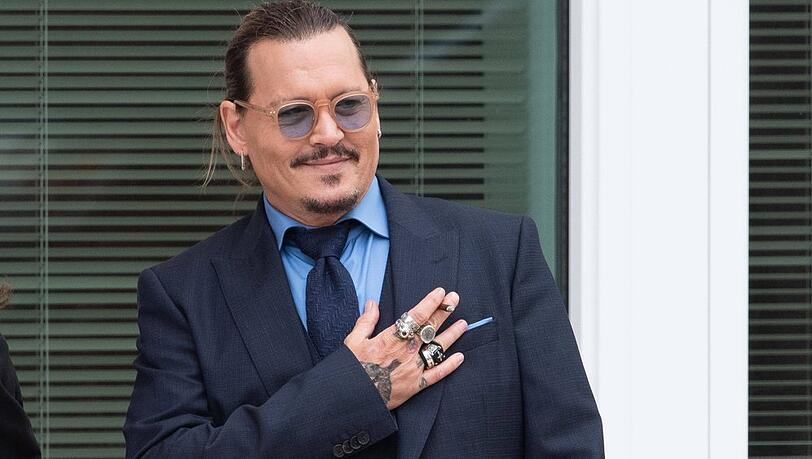 Johnny Depp Ende Mai vor dem Gerichtsgebäude, in dem sein Verleumdungsprozess gegen Amber Heard stattfand.