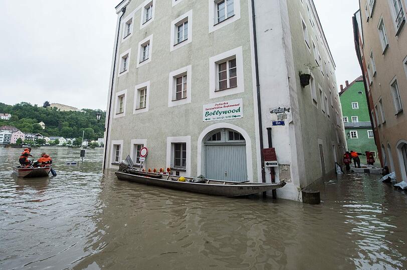 Der Pegelstand der Donau in Passau steigt und steigt. Die Bilder der Überflutung aus der Altstadt.