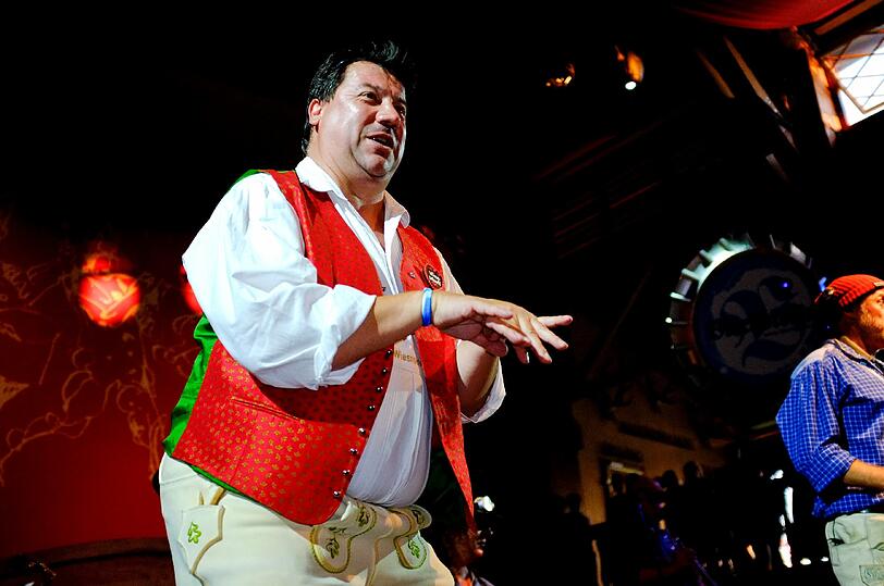 Weinzelt-Wirt und Fotograf Stephan Kuffler: Seine besten Wiesn-Bilder der vergangenen Jahre.