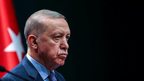 Die Beitrittsverhandlungen seines Landes mit der EU liegen auf Eis. Nun versucht der türkische Präsident Recep Tayyip Erdogan, sich über eine neue Partei mehr Einfluss zu sichern.